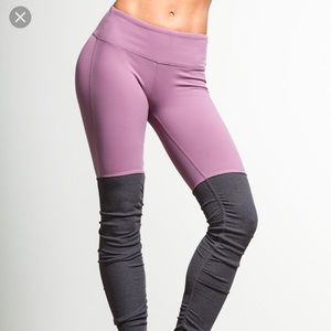 Alo Goddess legging